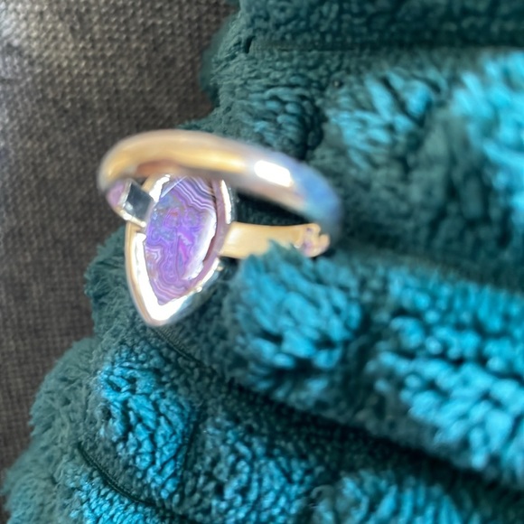 Purple dyed laguna lace agate ring - Picture 4 of 5